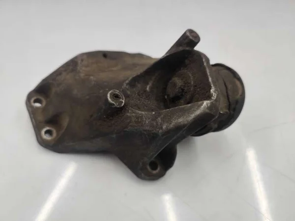 8E0399113P | Audi A4 Sol Şanzıman Takozu VAG