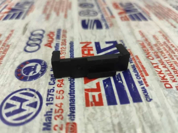 7L6937545 | Konnektör Muhafaza Braketi | VW E-Golf, Golf, Touareg - Audi A3, A4, A5 VAG