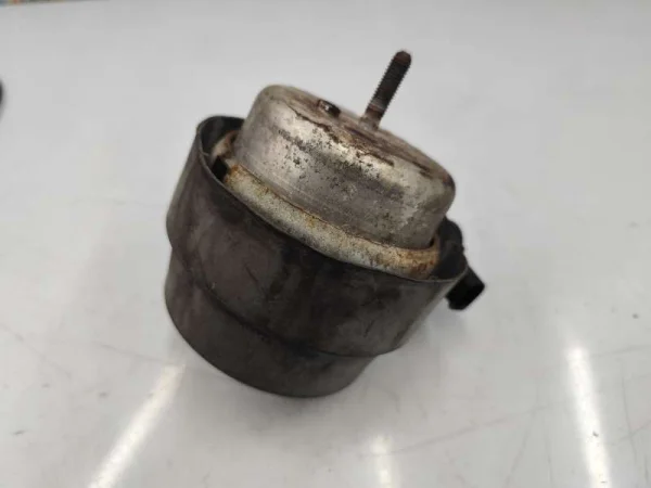 8E0199379E | Hidrolik Motor Takozu | Audi A4, A6 VAG