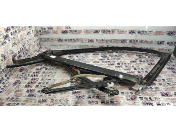 8P4837630 | Ön Sağ Kapı Cam Çerçevesi | Audi A3, RS 3 VAG