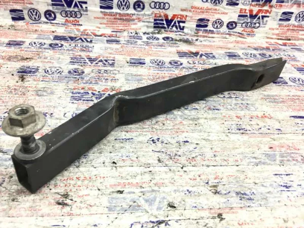 8R0805528A | Audi Q5 Sağ Radyatör Paneli Destek Braketi VAG