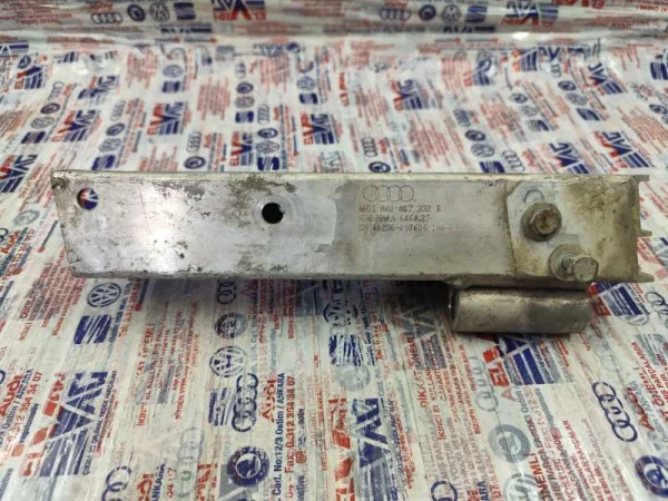 8R0807332B | Audi Q5 Arka Tampon Braketi VAG