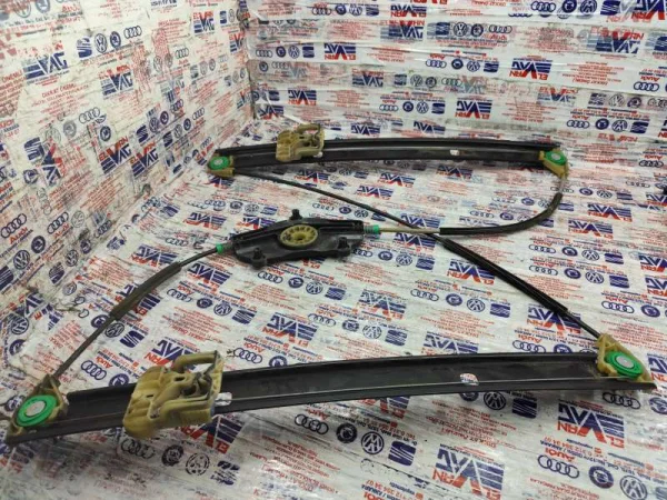 8R0837462K | Audi Q5 Ön Sağ Cam Kriko Mekanizması VAG