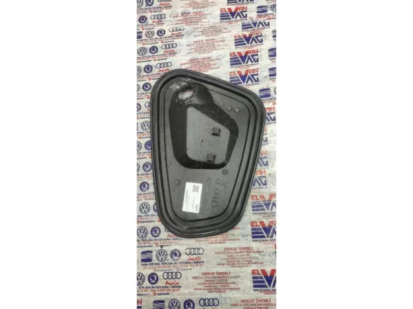 8W0839916 | Audi A4 Arka Sağ Kapı İç Sac Koruyucusu VAG
