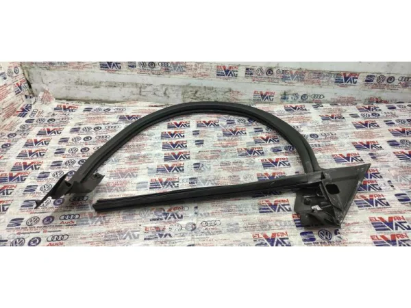8W8837480 | Audi A5 Sağ Ön Kapı İç Cam Fitili VAG