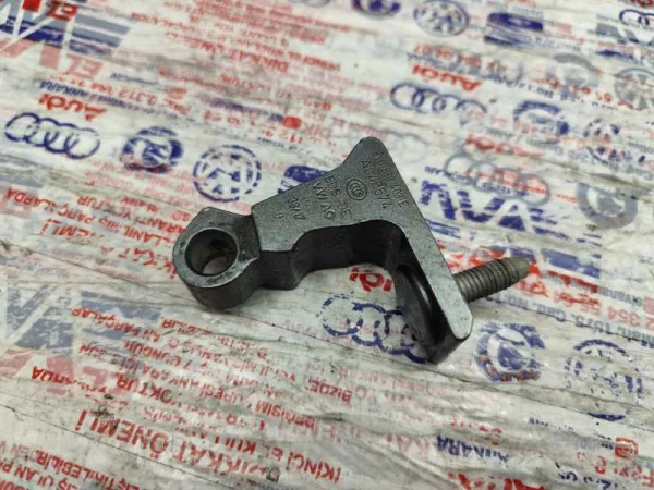 8V0833403E | Audi A3 Kapı Menteşesi VAG