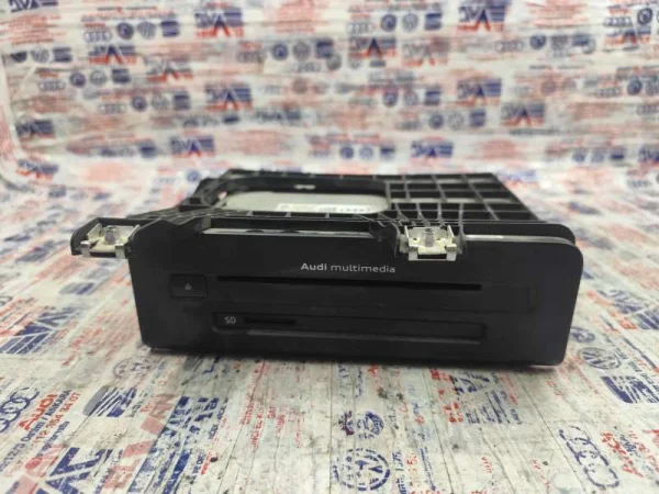 8W0035824C | Multimedya Ünitesi | Audi A4, A5, Q5 VAG