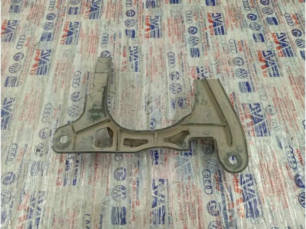 8W0863188A | Audi A4 Sağ Ön Aks Muhafaza Sacı VAG