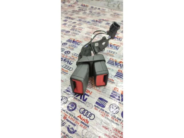8Y0857739MMNB | Arka Sol Emniyet Kemeri Tokası | VW Golf - Audi A3 - Skoda Octavia VAG