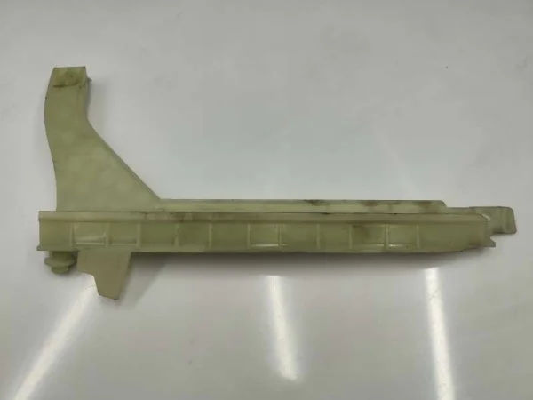 8W0839068 | Audi A4 Arka Sağ Cam Kızağı VAG