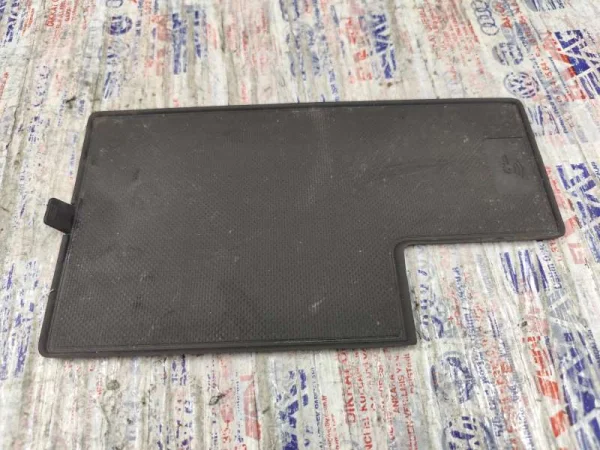 8W0863301A | Audi A4 Eşya Gözü İçi VAG