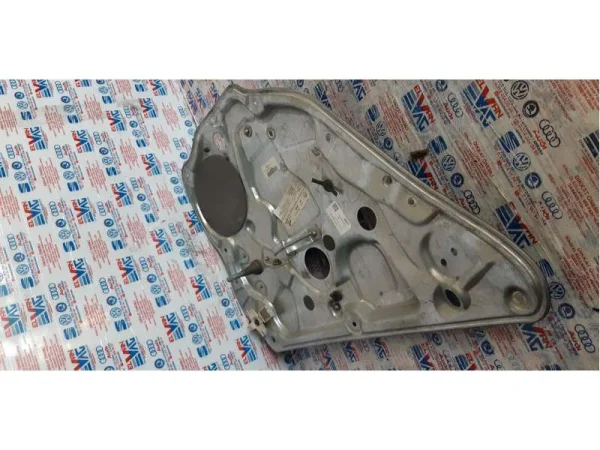 6Q6839755 | Elektrikli Arka Sol Cam Kriko Mekanizması VAG