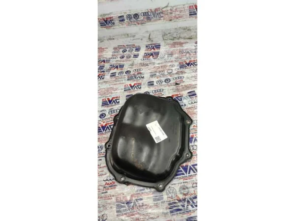 06E109286F | Üst Sağ Eksantrik Zincir Kapağı | Audi A4, A6, A8 VAG