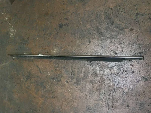 1K5839476B | VW Jetta Sağ Arka Kapı Dış Cam Sıyırıcısı VAG