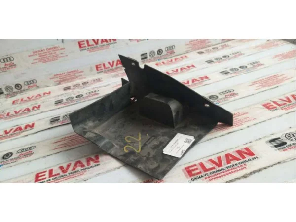 1M0805965 | Seat Leon Far Arka Kapağı VAG