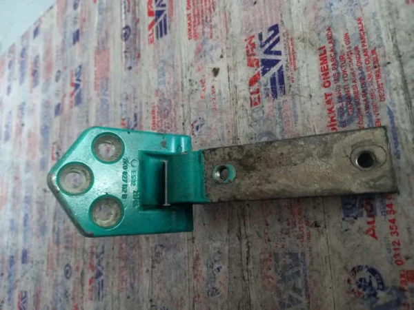2K0827152B | VW Caddy Arka Kapı Üst Menteşesi VAG