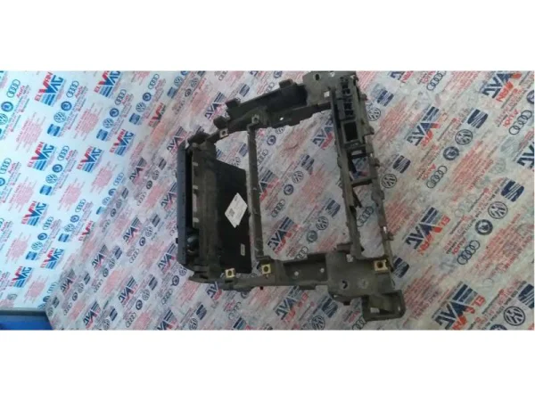 4B0858005L | Audi A6 Orta Konsol Çerçevesi VAG
