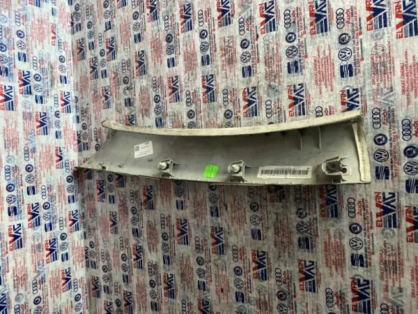 3AA867234A | VW Passat Ön Sağ Direk Kaplaması VAG