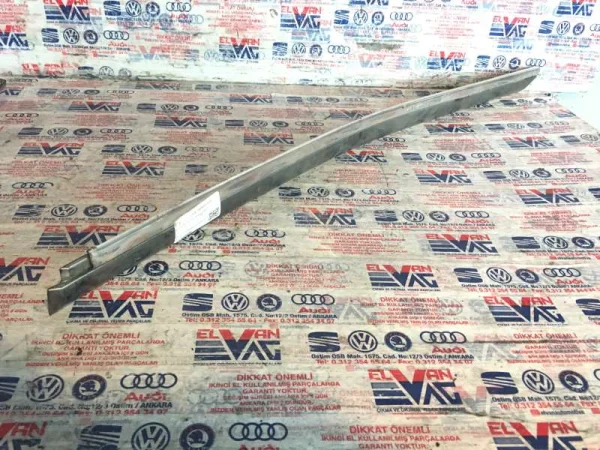 3B0853753D | VW Passat Arka Sol Kapı Bandı VAG