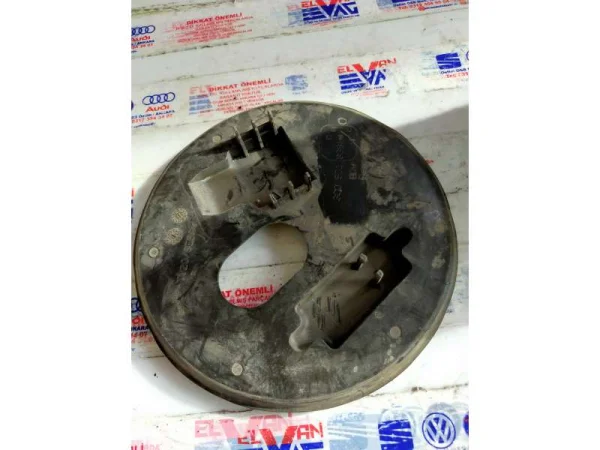 3C0971839H | VW Passat Depo Kapağı Çerçevesi VAG