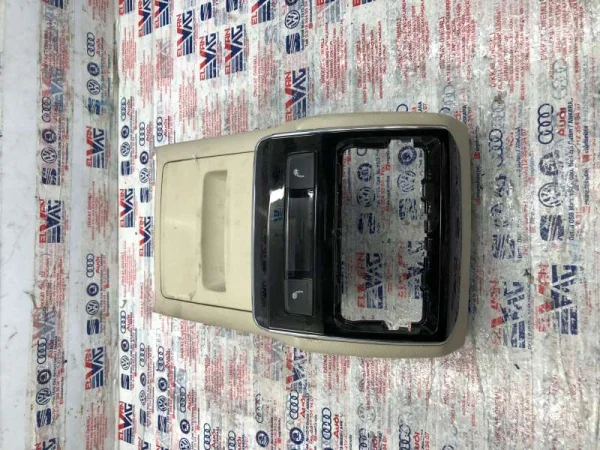 3V0857961 | Skoda Superb Arka Orta Konsol Küllüğü VAG