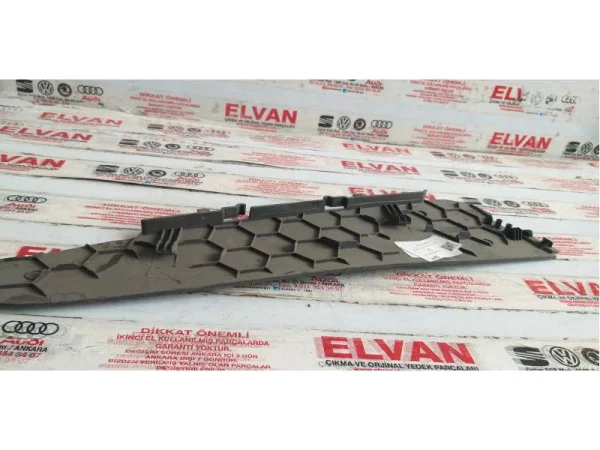 7L0881471 | Ön Sol Koltuk Yan Plastik Kapağı VAG
