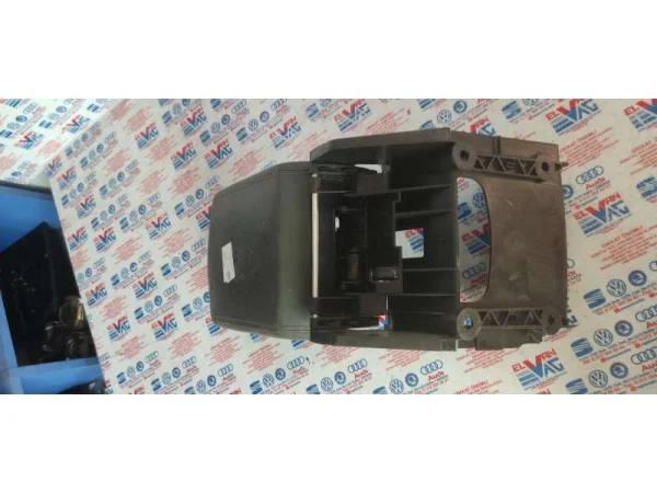 7L6863762L | VW Touareg Orta Kol Dayama VAG