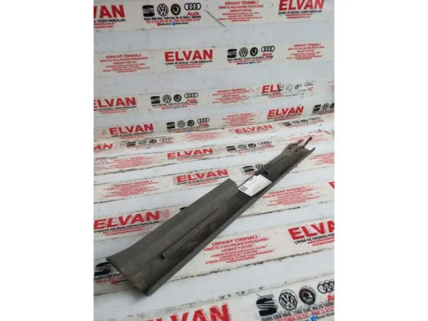 7L0881477 | Sol Ön Koltuk İç Trim Kapağı VAG