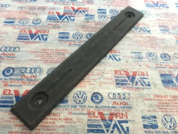 7P5807287B | Ön Plakalık Braketi VAG