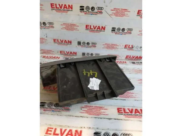 1K0882602E | Koltuk Altı Çekmecesi | VW Eos, Golf, Jetta VAG