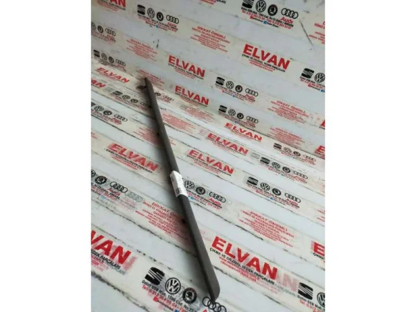1K4867439 | Sol Ön Kapı Kartonu Çıtası | VW Golf, Jetta VAG