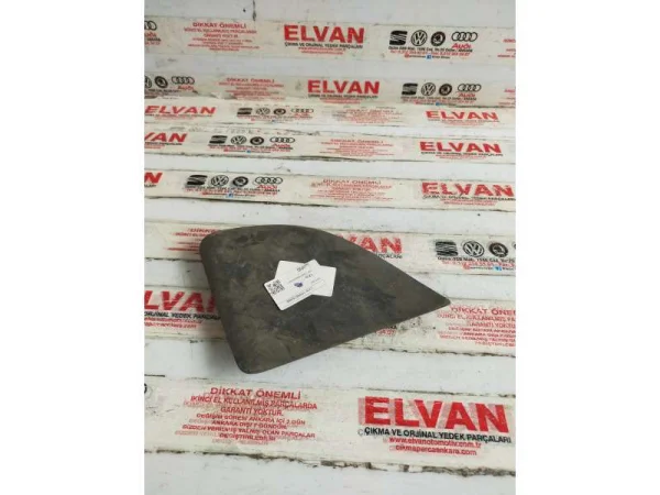 1P9867656B | Seat Leon Bagaj Pandizotu VAG