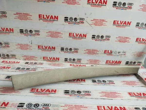 1Z0867458L | Sağ Ön Direk Kaplaması VAG