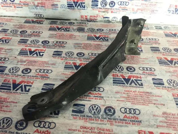 2K5805567 | VW Caddy Ön İç Panel Kilit Taşıyıcı Desteği VAG