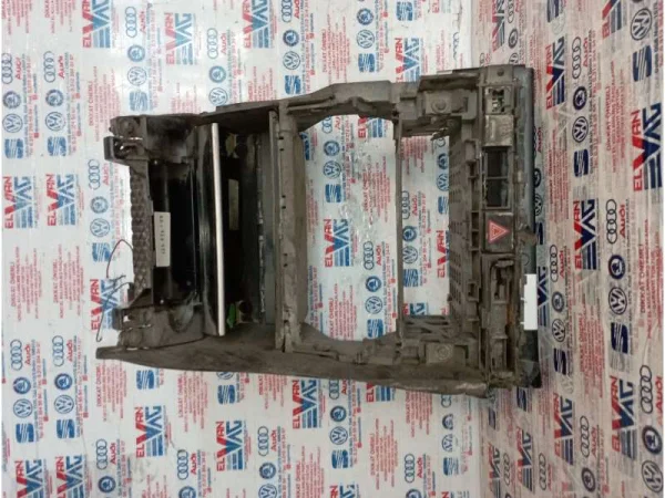 8E0857056D | Audi A4 Göğüs Destek Sacı VAG