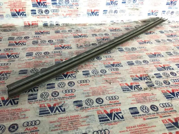 6Q4837471B | VW Polo Sol Ön Kapı İç Sıyırıcı Fitili VAG