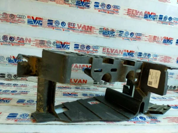 1P0864251 | Seat Leon Orta Konsol Çerçevesi VAG