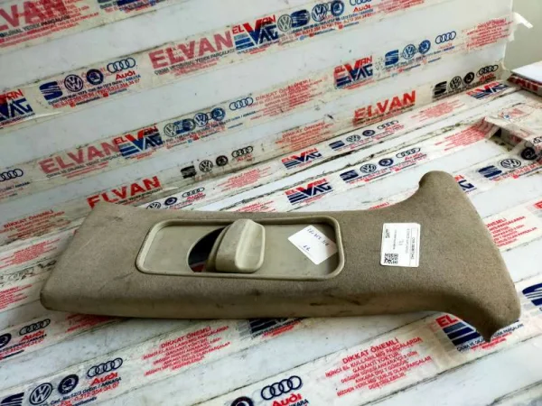 3B0867244D | VW Passat Sağ Orta Direk Üst Kaplaması VAG