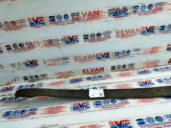 5M0839374C | VW Golf Arka Sağ Kapı Çıtası VAG