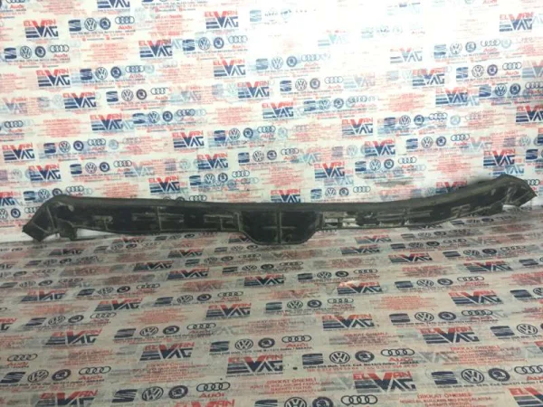 8W6823124 | Audi A5 Kaput Çıtası VAG