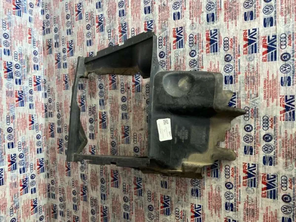 4L0117335F | Audi Q7 Sol Radyatör Hava Yönlendiricisi VAG