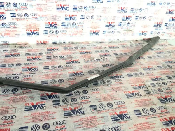 5GM837477 | VW Golf Arka Kapı Cam Fitili VAG