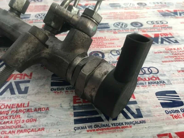 057130764AD | Yakıt Basınç Regülatörü | VW Touareg - Audi A5, A6, A7, A8, Q7 VAG