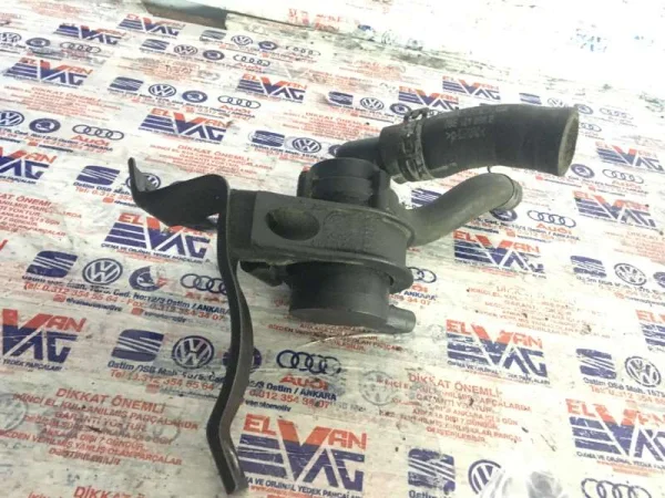 06E121521B | Audi A6 Ek Su Pompası Braketi VAG