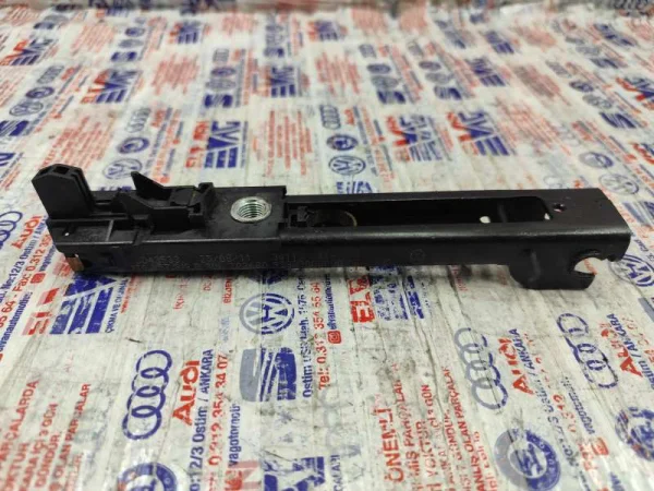 1T0857819B | Emniyet Kemeri Yükseklik Ayar Mekanizması | VW Golf, Jetta, Passat, Tiguan - Seat Altea - Skoda Octavia VAG