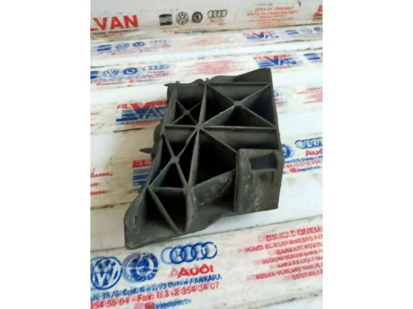 5F0807049 | Seat Leon Ön Sol Tampon Braketi VAG