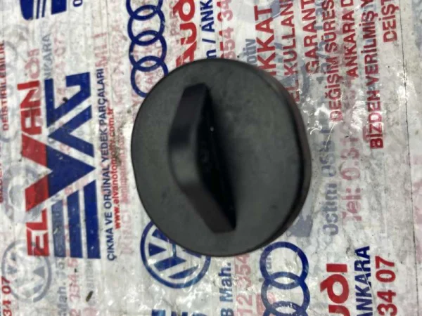 070109273 | VW Transporter Kapak Tapası VAG