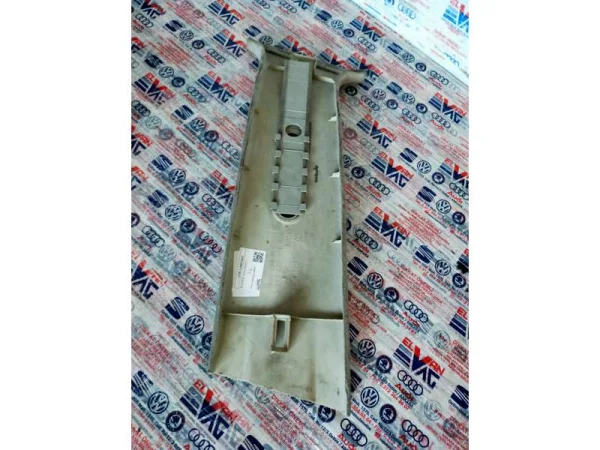 1J4867244C | Sağ Orta Direk Kaplaması | VW Golf, Jetta VAG