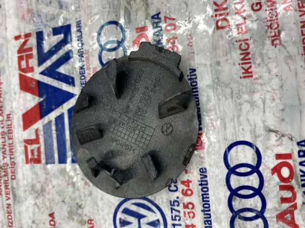 1T0807241C | Ön Tampon Çeki Demiri Kapağı | VW Caddy, Touran VAG