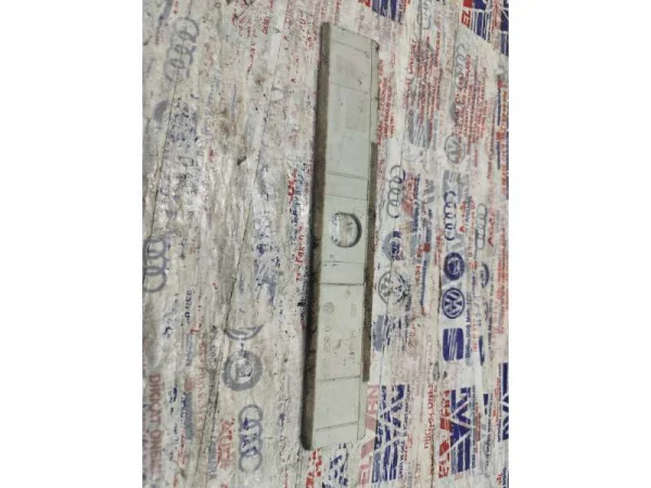 1J0868311A | Orta Direk İç Üst Kaplaması | VW Bora, Jetta, New Beetle VAG